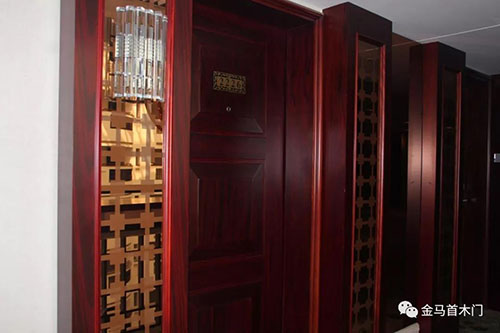 山东酒店木门生产厂家金马首-木门与墙板的无缝结合